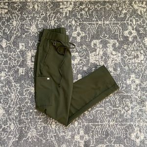 Grey’s Anatomy Signature Olive Cargo Scrub Pants
